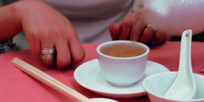 Misteri Ketukan Dua Jari di Meja Restoran Dimsum
