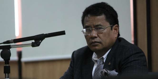 Pengacara Mahal Hotman Paris Pernah Dibayar Pisang Goreng