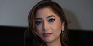 6 Potret Nikita Willy dan Kekasih Kunjungi 'Negara Terbahagia'