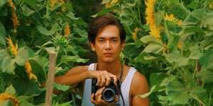 Foto-foto Adipati Dolken di Yogyakarta Bikin Meleleh