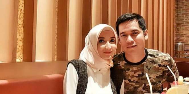 Ricky Perdana Bangga Lihat Istrinya Berhijab