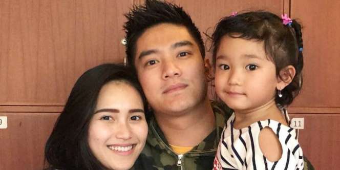 Unggahan Foto Boy William Bareng Ayu Ting Ting Bikin Heboh