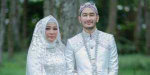 Penampilan Anggun Ibunda Jeje 'Govinda' Mencuri Perhatian