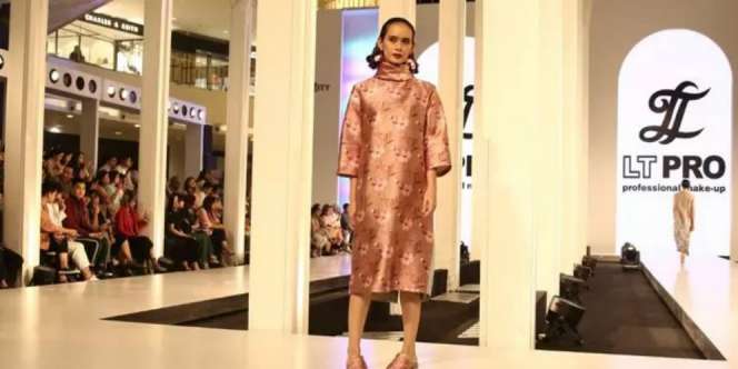 Koleksi Lebaran Penuh Gaya, Berhias Bunga Hingga Cartoon Print
