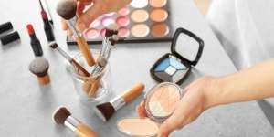 5 Tip Memakai Highlighter yang Benar