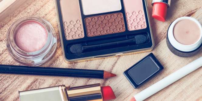 5 Cara Simpel Merapikan Kesalahan Makeup dalam Semenit