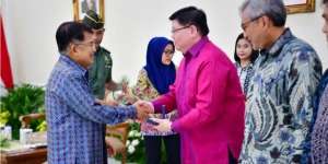 Patenkan 66 Obat Herbal, Direktur Eksekutif DLBS Raih Award