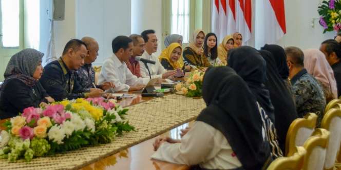 Jokowi: Indonesia Bisa Kuasai Pasar Hijab Dunia