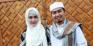 Heboh Foto Videocall, Ustaz Solmed Ungkap Sosok si Penelepon