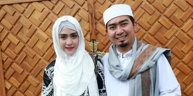 Heboh Foto Videocall, Ustaz Solmed Ungkap Sosok si Penelepon