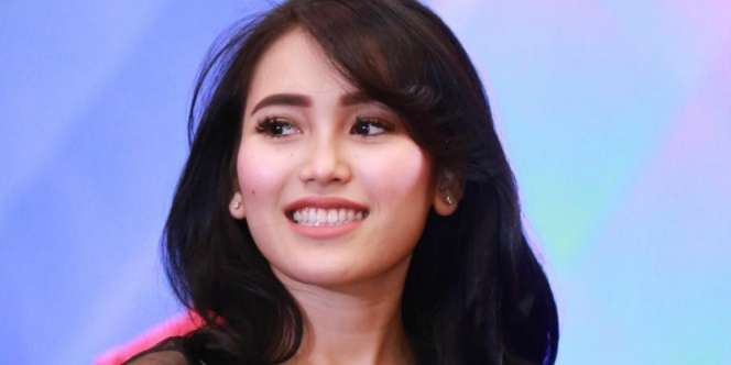 Tas Pinggang Nyaris Rp 20 Juta, Ayu Ting Ting Banjir Pujian