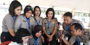 Kisah Haru di Balik Tangis Briptu Nova Nikah via Videocall