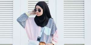 Bosan Warna Pastel? Coba 3 Gaya Hijab Fresh dan Colorful