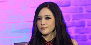 Tak Rela Dimadu, 4 Artis Cantik Ini Rela Melepas Sang Suami
