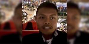Naik Roller Coaster, Lihat Cara Pria Ini Atasi Takut