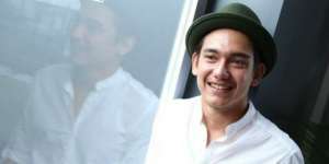 Dianggap Sindir 'Dilan', Adipati Dolken Tuai Kritikan Tajam