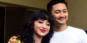 Heboh Foto Mesra Dewi Perssik Bareng Suami, Lihat Posenya