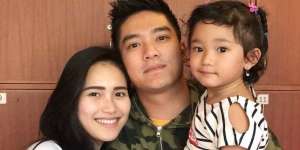 Sneakers Mewah Boy William untuk Ayu Ting Ting