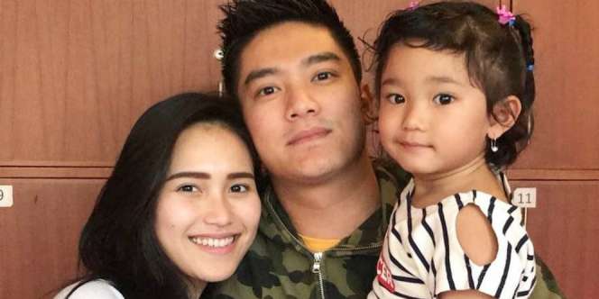 Sneakers Mewah Boy William untuk Ayu Ting Ting