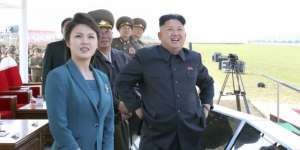Jarang Terlihat, Sisi `Romantis` Kim Jong-un pada Istri