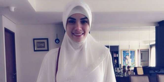Nikita Mirzani Hapus Tato, Niat Berhijrah?