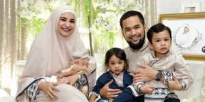 Penampilan Kompak Shireen Sungkar dan Suami di Akikah Putrinya
