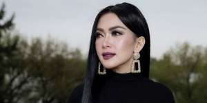 Terlihat Mewah, Ternyata Harga Anting Syahrini Murah Banget!