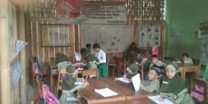 Potret Madrasah, Sarana Minim Namun Jadi Idaman