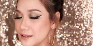 Eyeliner Cat Eye ala Bunga Citra Lestari, Tiru Yuk!