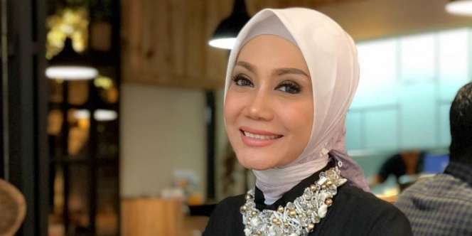 Busana Pantai Okky Asokawati Panen Kritik