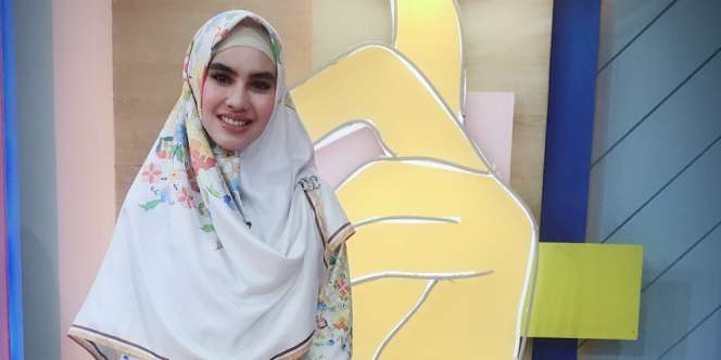 Kenakan Busana Syari Rancangan Igun, Karput Dihina Warganet