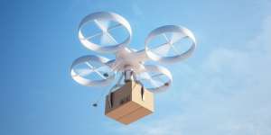 Dubai Sebar Makan Sahur ke Masjid-masjid Pakai Drone