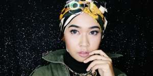 Aldila Septia B: Referensi Riasan Wajah di 'Army Look'