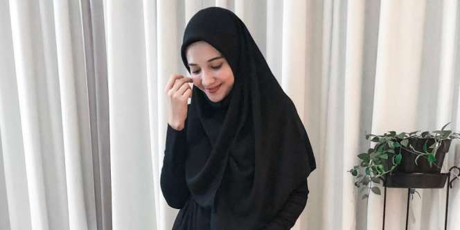 Penampilan Zaskia Sungkar Saat Ikut Aksi Bela Palestina