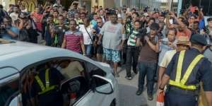 Massa Kepung Bandara, Najib Razak Batal ke Indonesia