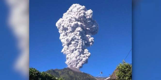 Letusan Gunung Merapi Dilihat dari Luar Angkasa