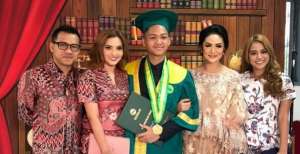 Foto Bareng Ashanty dan Krisdayanti Tangan Azriel Jadi Sorotan