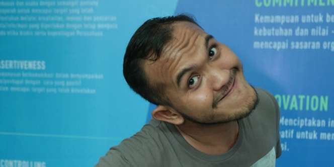 Caisar Lamar Kekasihnya