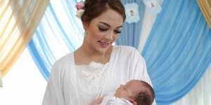 Tiru Trik Power Pumping ala dr. Reisa Demi ASI Lebih Banyak