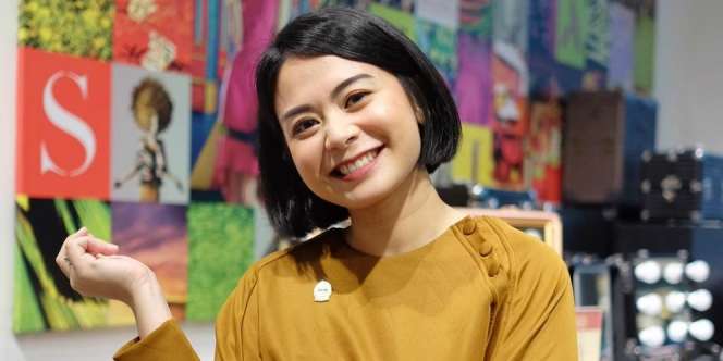 Makeup Andalan Buat Kamu yang Hobi Traveling