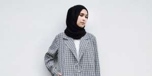 Investasi `Plaid Blazer` Buat 3 Look Style Ramadan