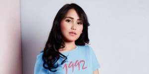 Tampil Santai Berkaus, Sneakers Ayu Ting Ting Bikin Gemetar