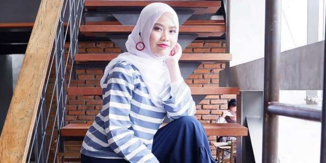 Safira Nisa: Curhat di Media Sosial, Salah Nggak?