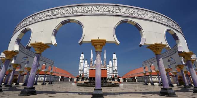 Tak Hanya Indah, 5 Masjid Ini Nyaman untuk Wisata Religi