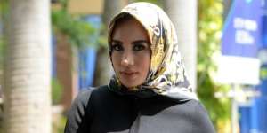 Terbayang Kematian, Shinta Bachir Pakai Hijab Lagi