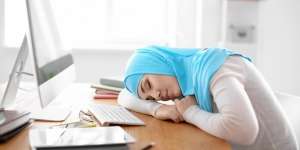 Ngantuk Pas Puasa di Kantor, Begini Cara Mengusirnya