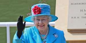 11 Toko Tempat Belanja Favorit Ratu Elizabeth II