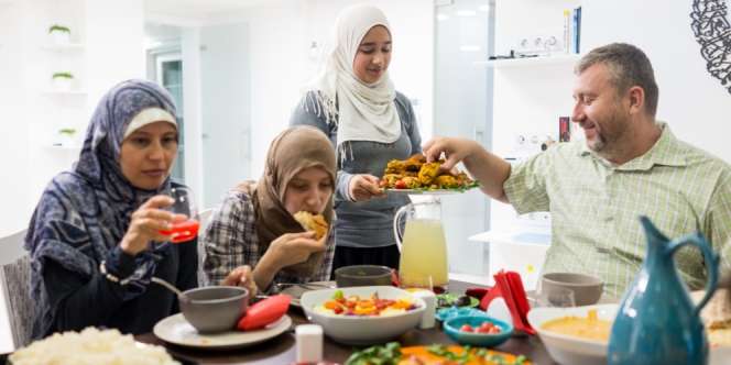 Doa Saat Diajak Berbuka Puasa Bersama