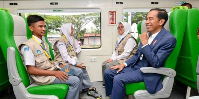 Jajal KA Bandara Minangkabau, Jokowi: Bersih, Nyaman, Cepat