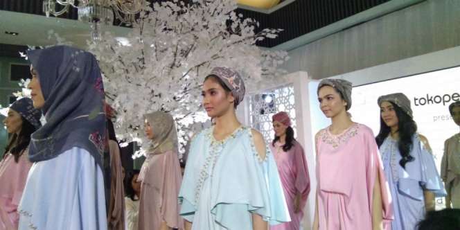 Kolaborasi 3 Desainer dan Raline Shah Hadirkan Koleksi Ramadan